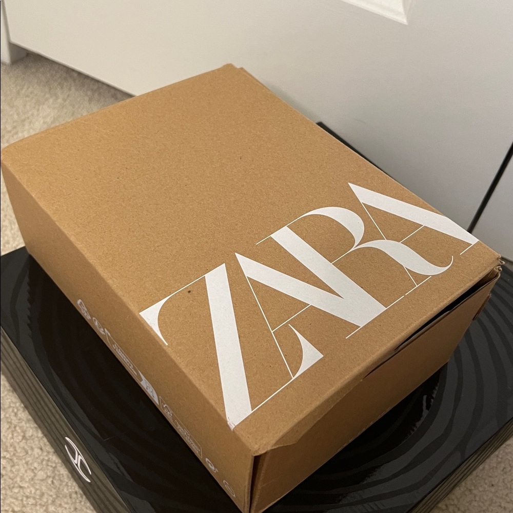 NWT ZARA Heels Size 39 in a box - Picture 3 of 4